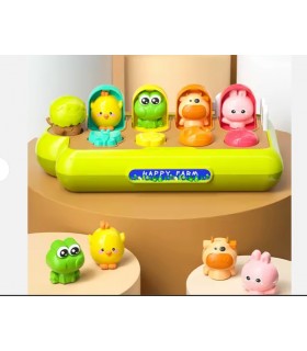 Juguetes de animales para jugar al escondite con el aprendizaje temprano para niños pequeños