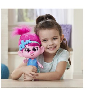 Muñeca Trolls Poppy con Vestido